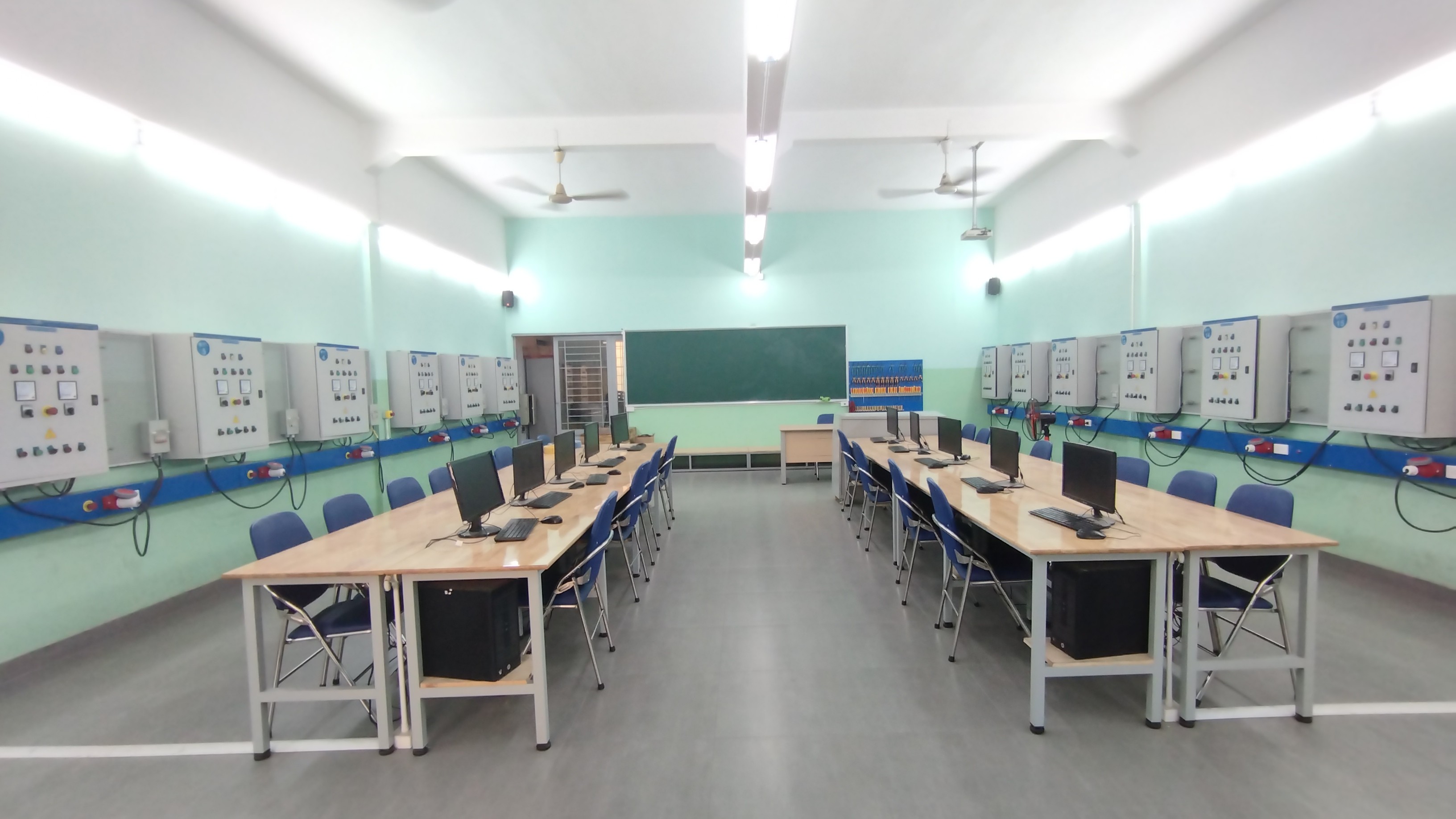   Phòng Thực hành Điện công nghiệp